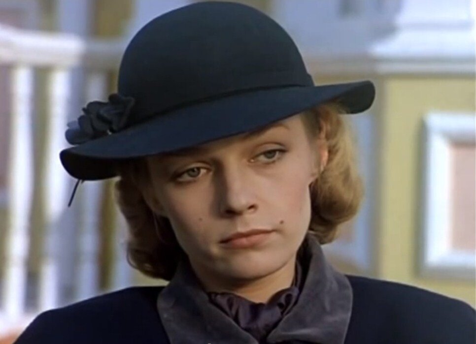 Кадр из фильма  Леонида Квинихидзе "Мэри Поппинс, до свидания"