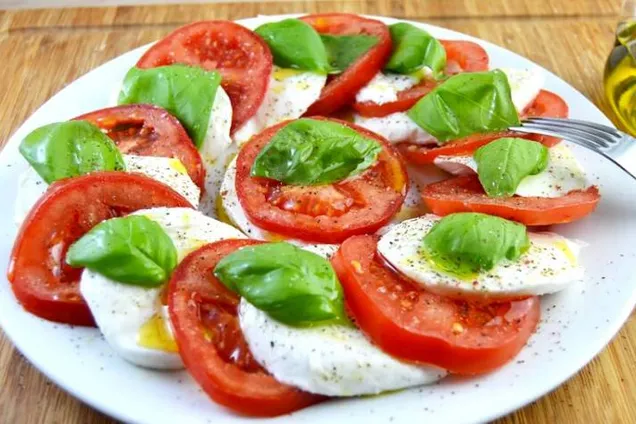 Салат "Капрезе" классический 
