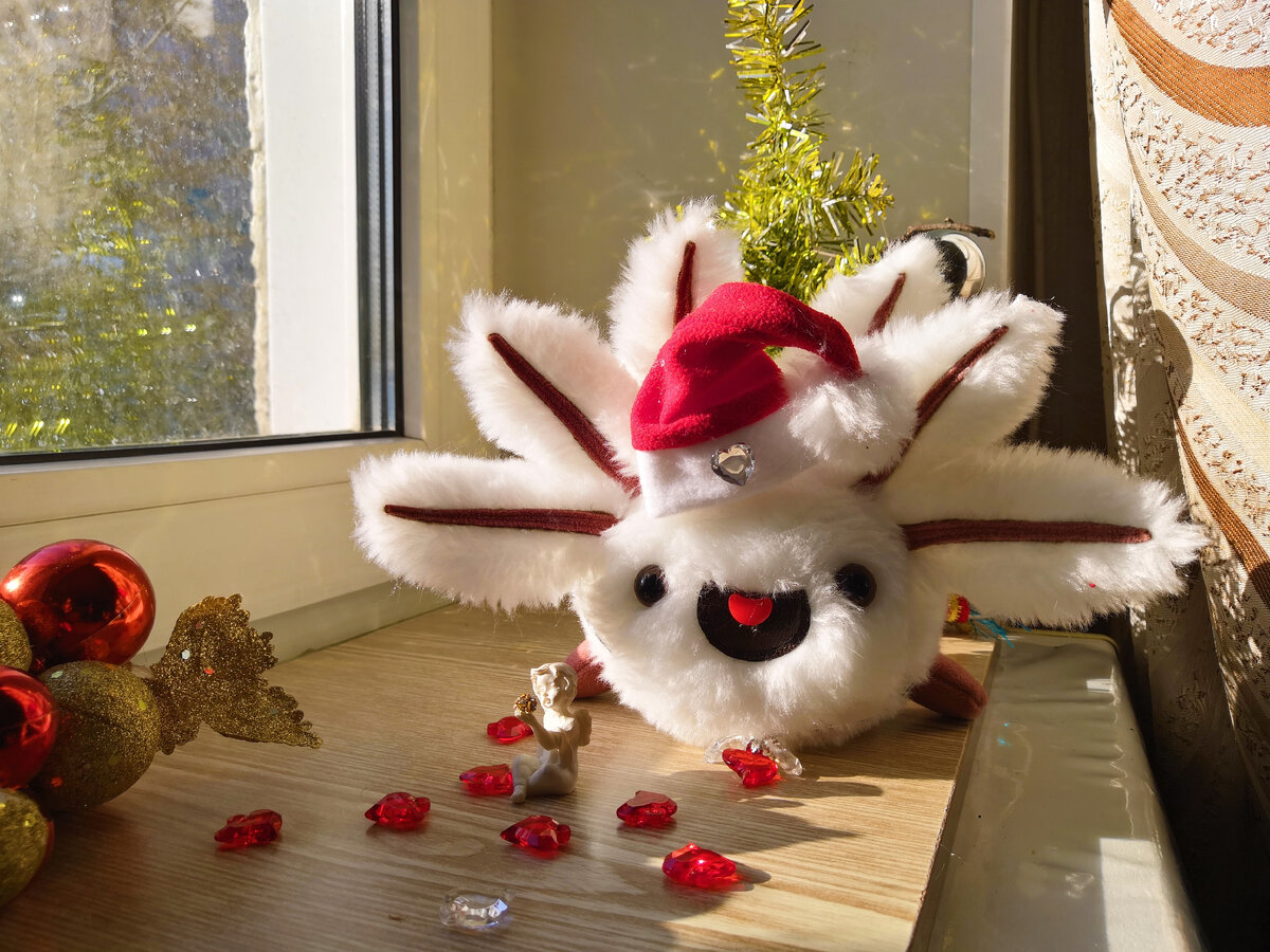 Моя новинка- аксолотль Санта для Этси)