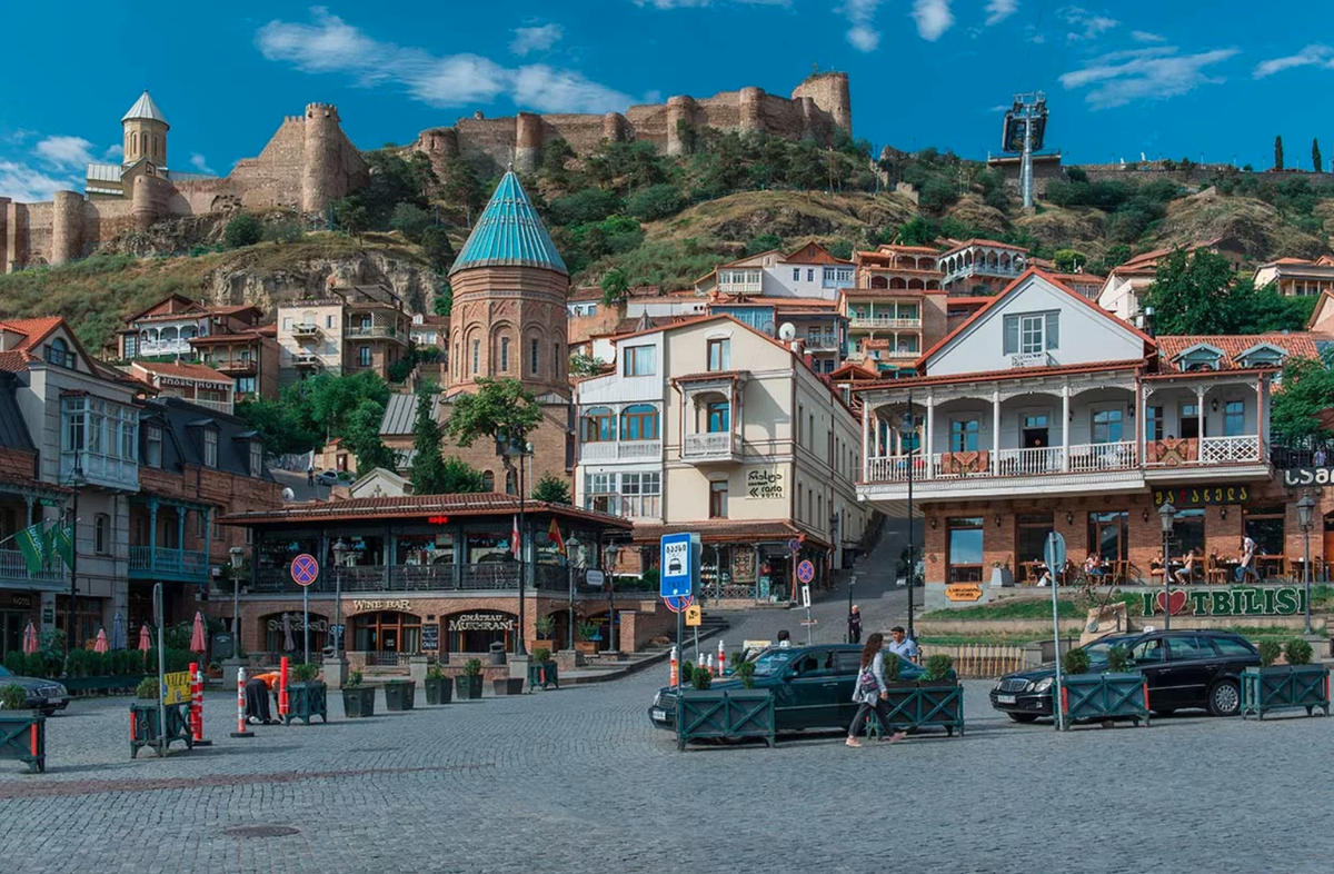 St tbilisi. Мейдан Тбилиси. Площадь Мейдани Тбилиси. Старый Мейдан в Тбилиси. Площадь Мейдан Грузия.