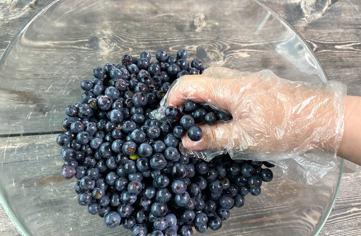 Вино из черноплодной рябины в домашних условиях – простой рецепт