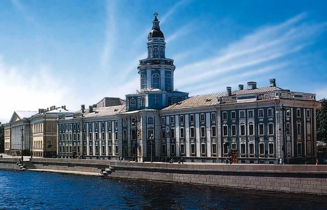 Музей кунсткамера в санкт-петербурге. Музей петра 1 в санкт-петербурге кунсткамера. Васильевский остров санкт-петербург кунсткамера. Музей кунсткамера в санкт-петербурге. Кунсткамера санкт-петербург при петре 1.