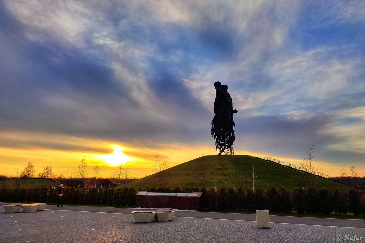 Caen франция музей. церковный орган. мемориал второй мировой войны. мемориал музыка. тиргартен парк мемориал.