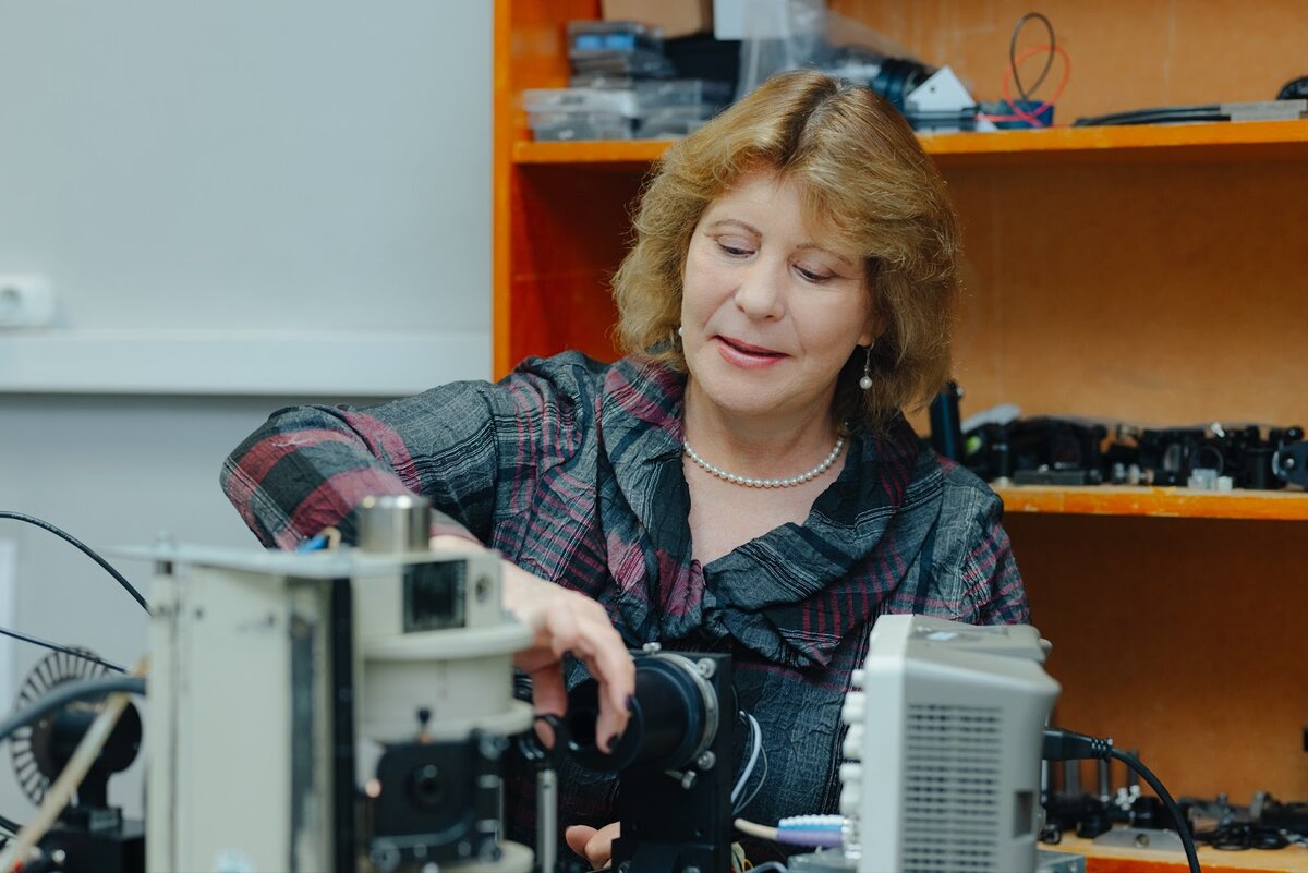 Елена Мишина за работой в университете