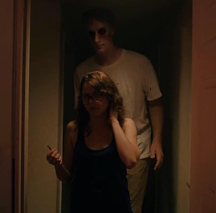 Оно. Вроде ничего страшного, но в контексте фильма жутко, капец.