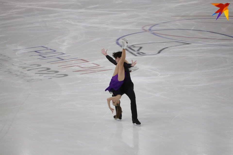     Зрители отметили, что для дебюта фигуристы выступили очень даже хорошо Николай ОБЕРЕМЧЕНКО