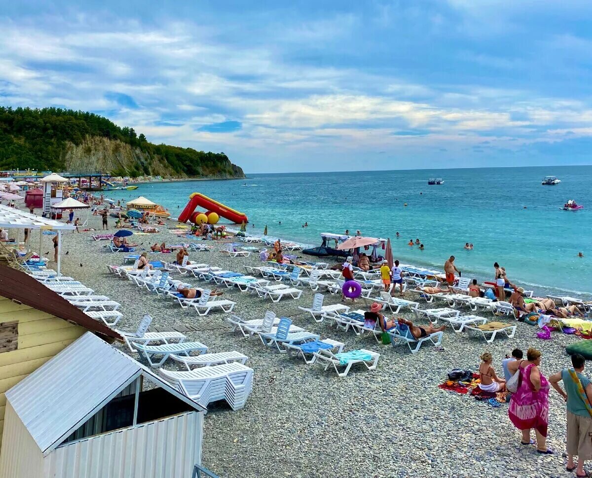 какой пляж в ольгинке песок или галька