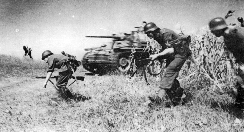 Черт его знает, че тут происходит. Но снимок может быть постановочный, изображающий «реальные действия»