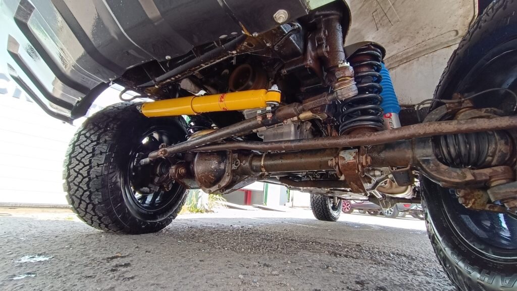 Пружины Иж-техно +50 мм, + 50 кг. Амортизаторы Profender двухтрубные масляные.