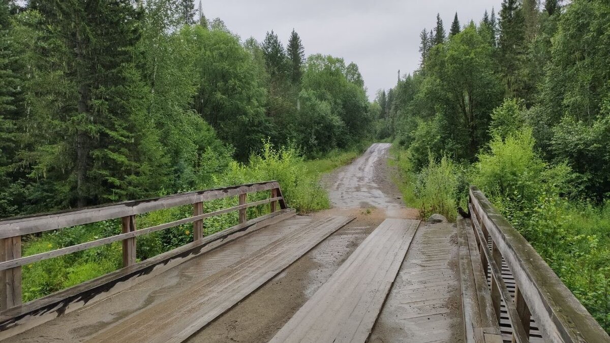     В МВД рассказали подробности ДТП с участием автобуса в Курагинском районе. В аварии пострадало минимум 7 пассажиров.