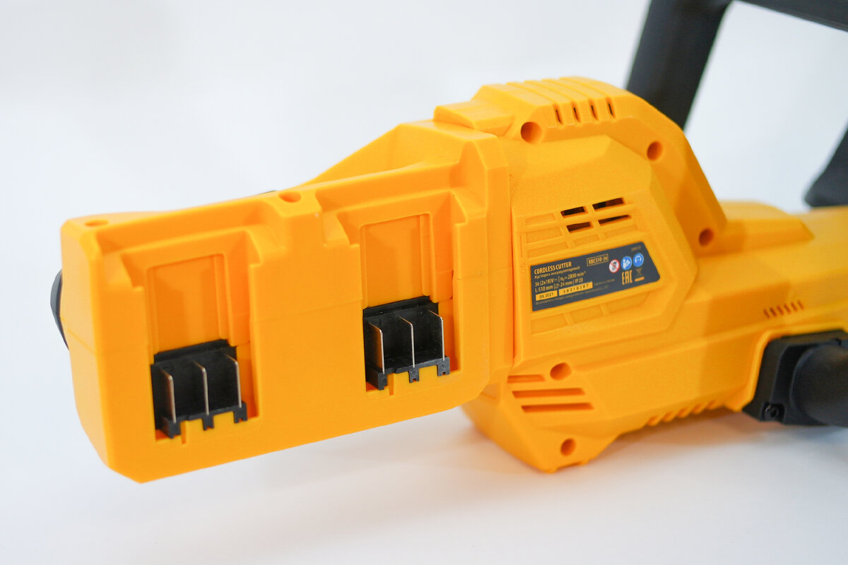 Denzel RBC510-36 Cordless Brush Cutter – аккумуляторный садовый кусторез с мощным коллекторным электромотором на 36V, комплектующийся сразу двумя аккумуляторами. Что из этого вышло, узнаем далее.-7-3