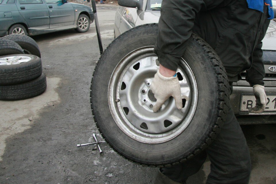    Слоган был на надувной фигуре-указателе у одной из мастерских Олег УКЛАДОВ