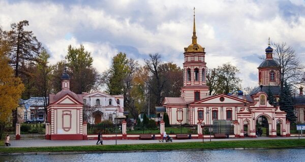 Храм Воздвижения Креста Господня в Алтуфьево