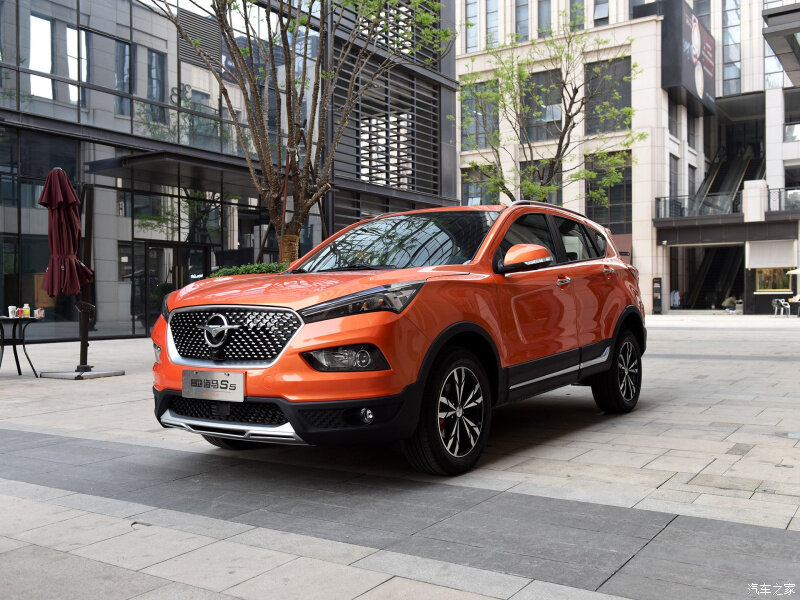 Не правда ли похож на какой-нибудь современный Hyundai? Только с шильдиком Мазды. 