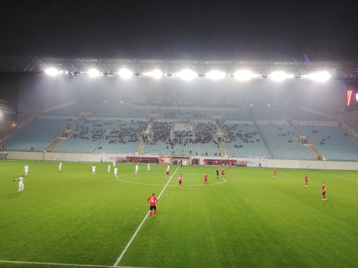 Команды вышли на второй тайм