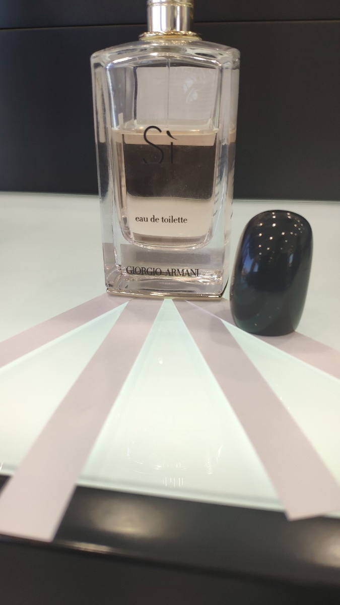 GIORGIO ARMANI "SI" Eau de Toilette 