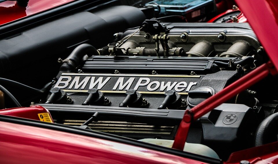 https://pixabay.com/photos/bmw-m3-e30-engine-car-motor-2995003/