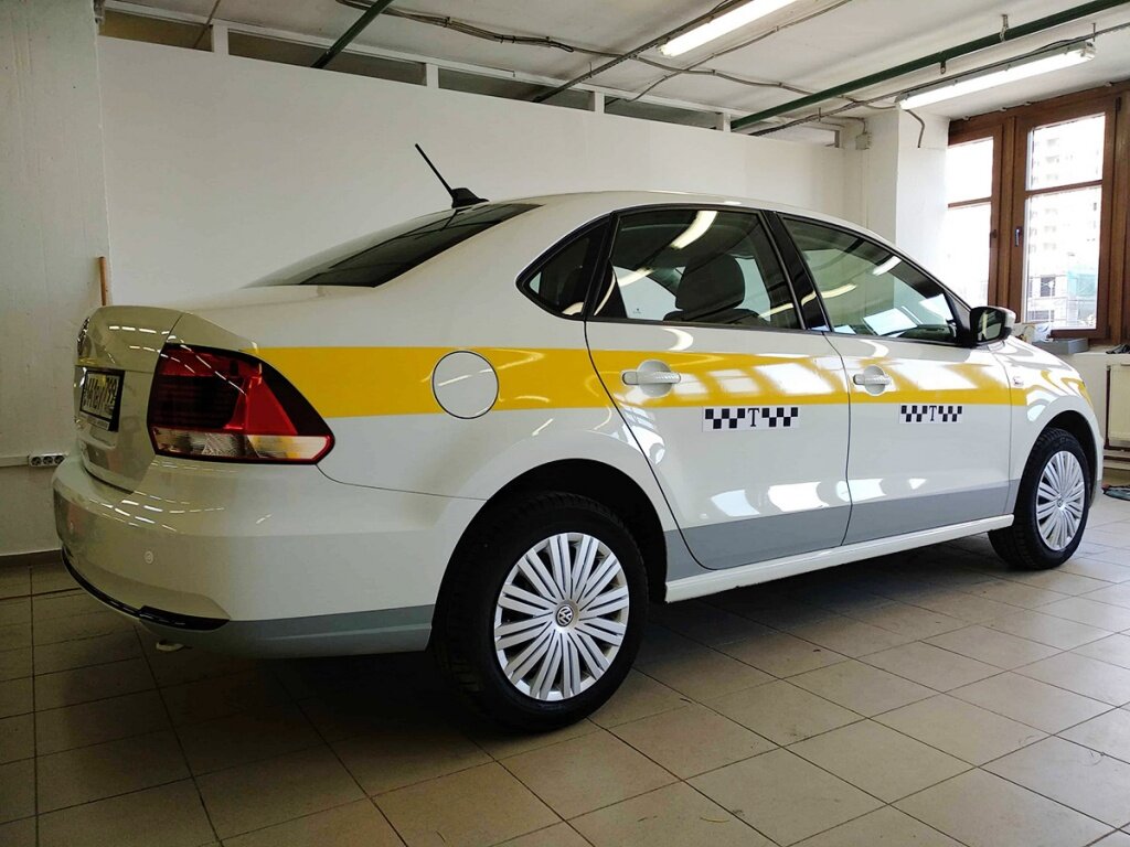 Лайфхак: можно купить авто в белом цвете и почти не тратиться на обтяжку