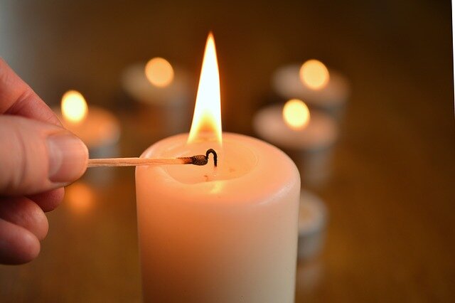 «Свеча горела на столе, свеча горела...», или почему датчане помешаны на освещении