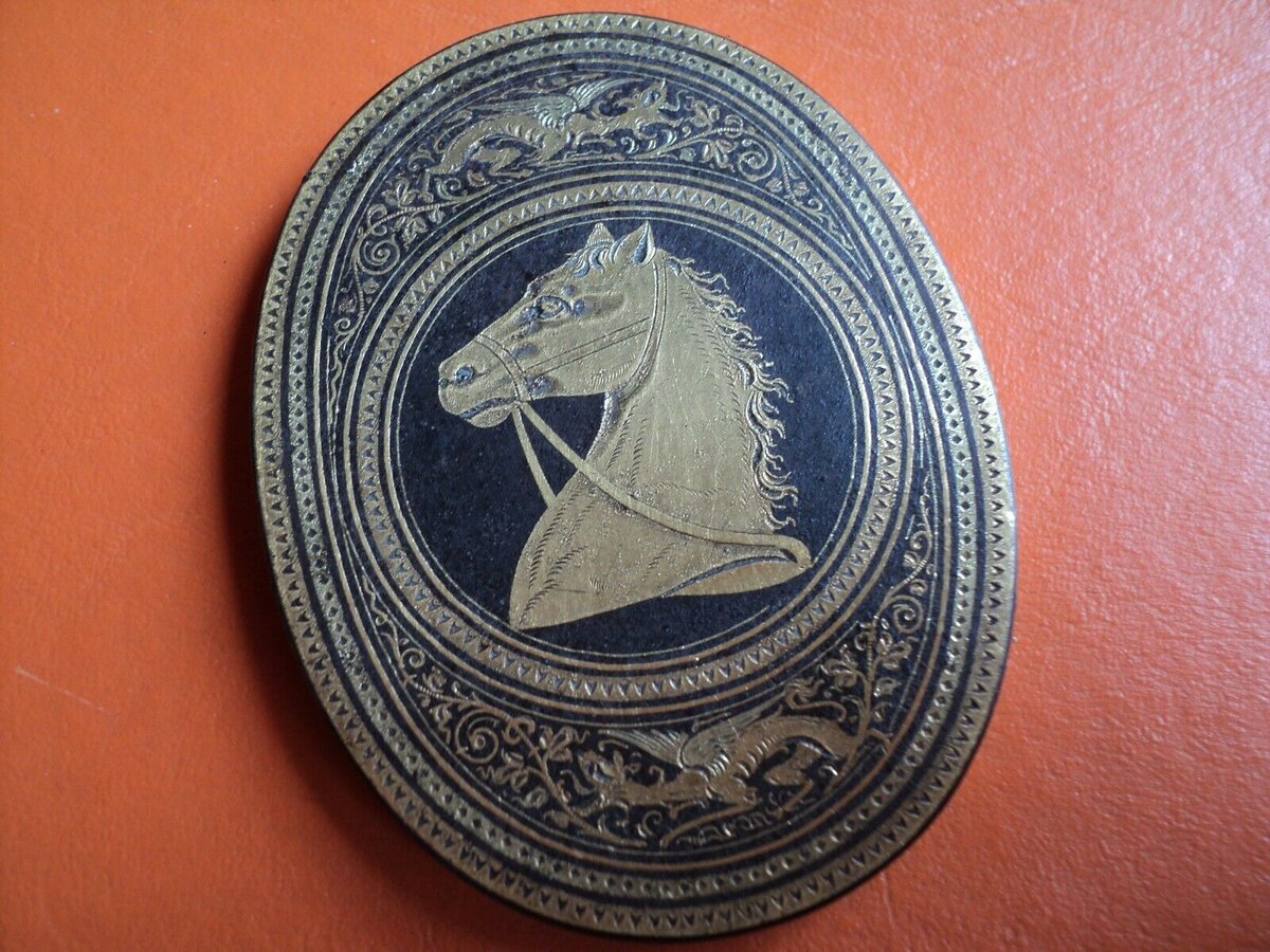 Антикварное пресс-папье с позолотой.