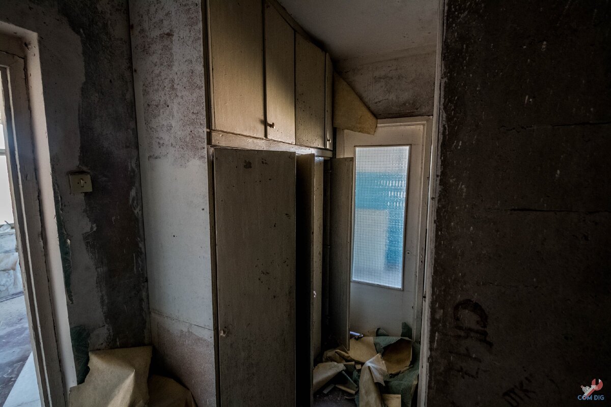 5-й микрорайон Припяти | Заходим в случайный дом, оцениваем состояние жилья спустя 33 года