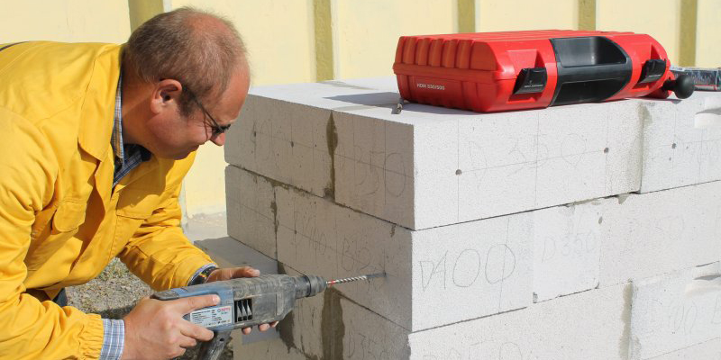 Как сделать отверстие в стене под вентиляцию перфоратором - 81 фото