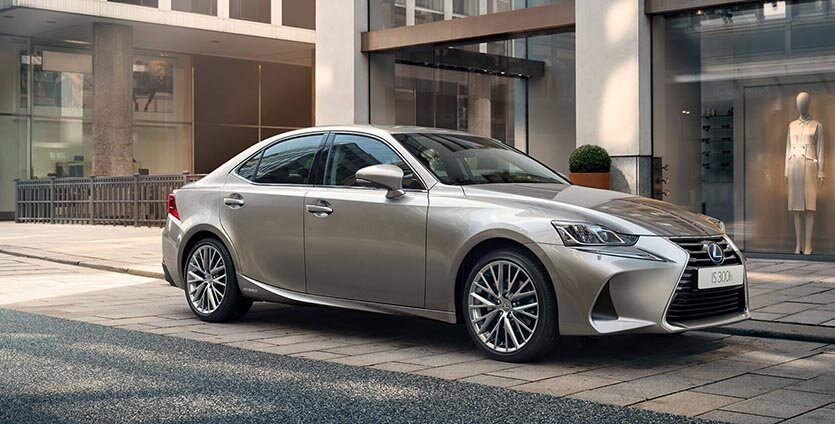 
Lexus IS