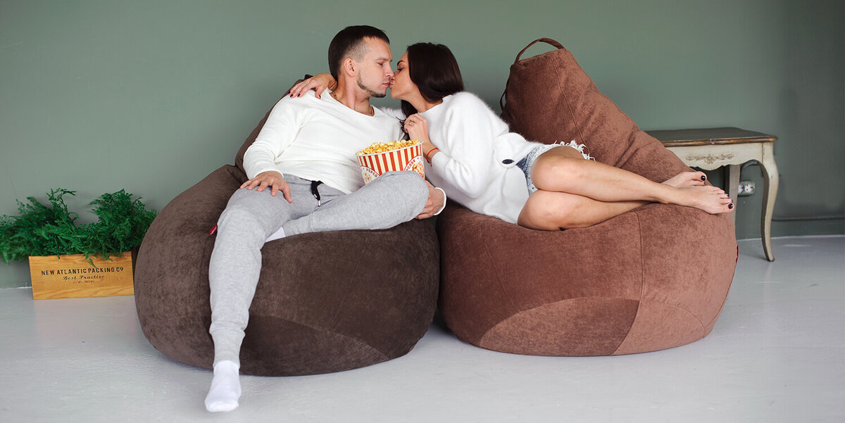 Кресла-мешки размера XXL в интерьере. Источник kraskreslo.ru