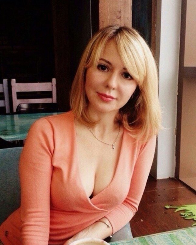 Идея для девушек 30-40 лет. Кадр из открытого источника