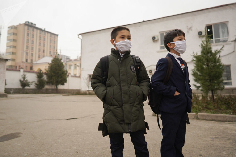 Учебные заведения в стране продолжают работать