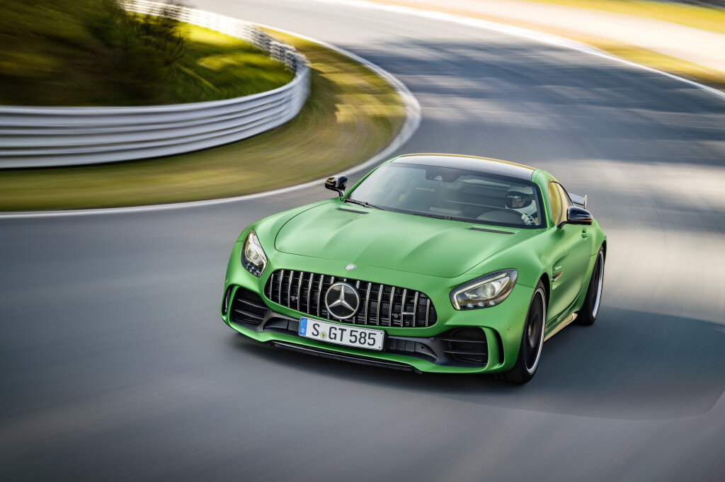 Спорткар из Аффальтербаха Mercedes-AMG GT R