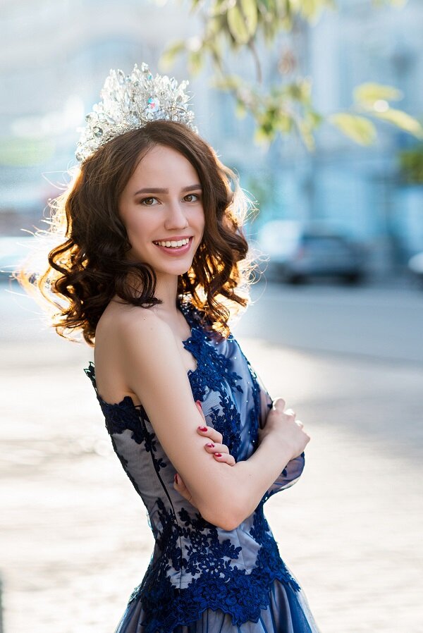 Кузьмина Дарина - Королева выпускного бала (Бородино). Фото из архива проекта. Фотограф Андрей Терешков