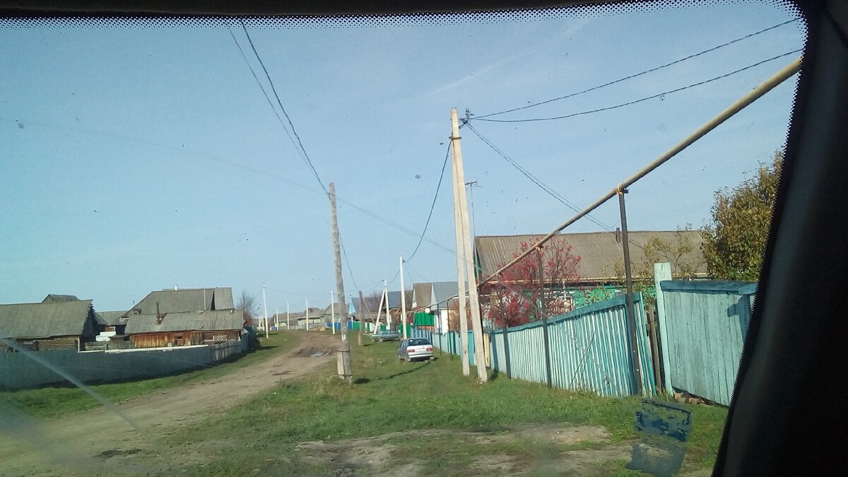 это не деревенька, а большое село.