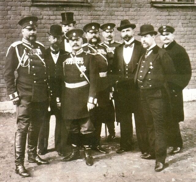 Группа дореволюционных полицейских