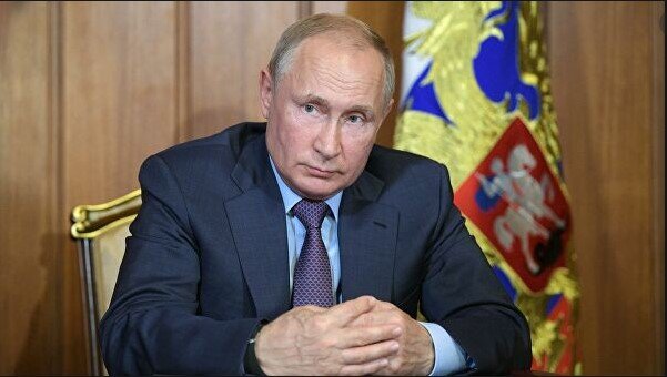 По телевизору только и делают, что говорят как поддерживают малый бизнес. Но в то же время главный человек в стране не может отказаться от советского прошлого и судя по последнему интервью Андрею Ванденко с настороженостью отноится к предпринимателям..