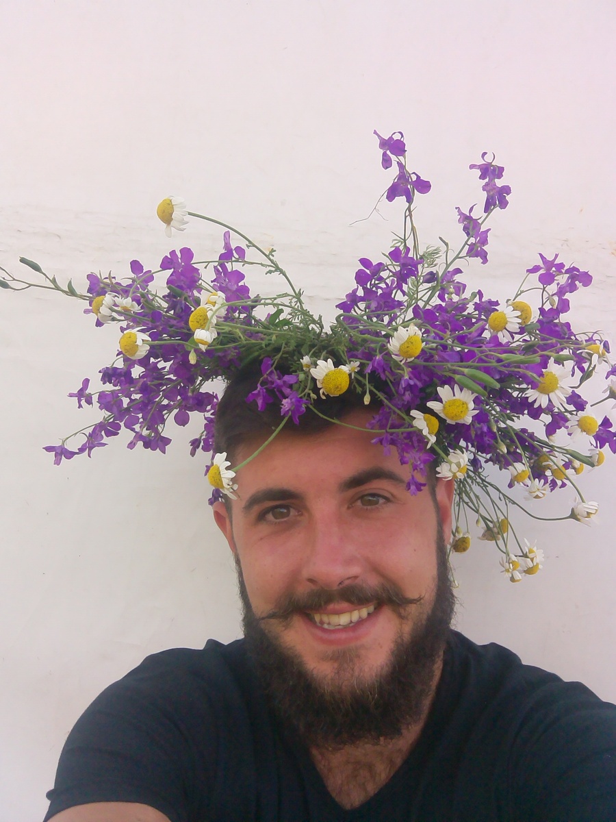 Мирный бородатый человек.