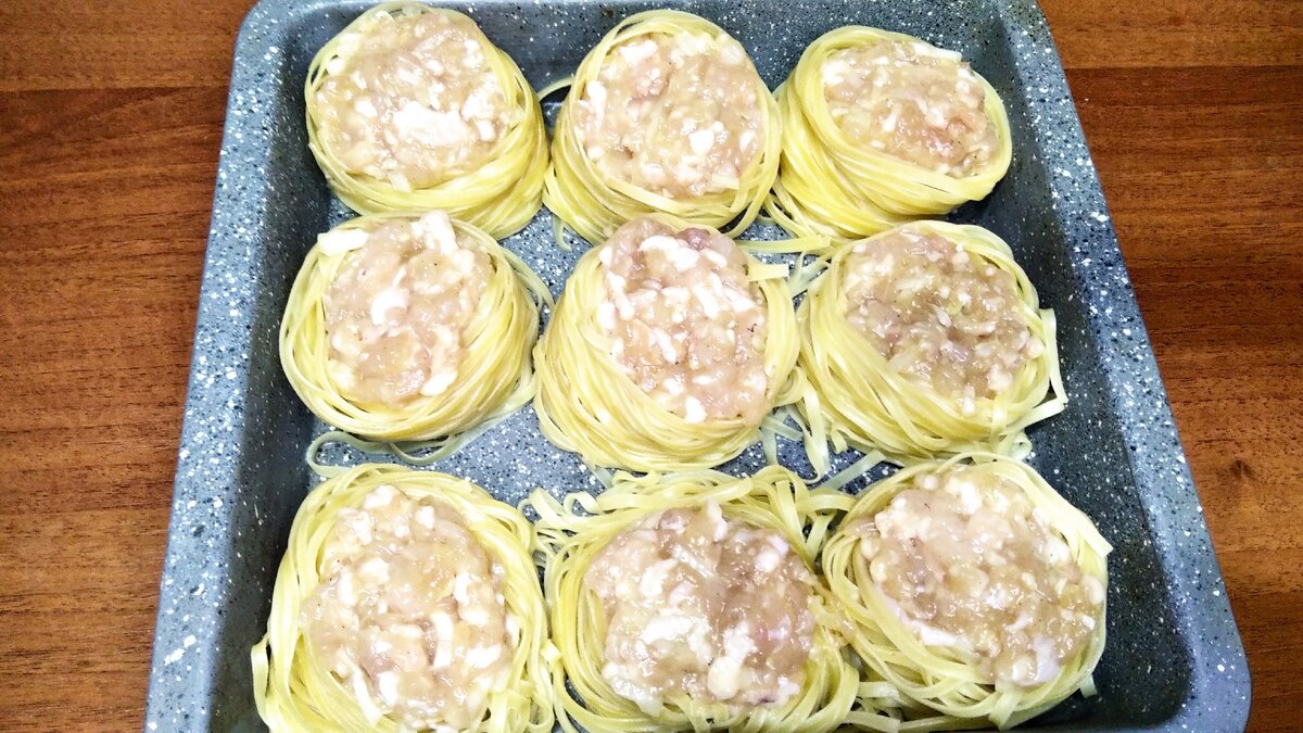 Гнезда из макарон с фаршем — рецепт с фото пошагово