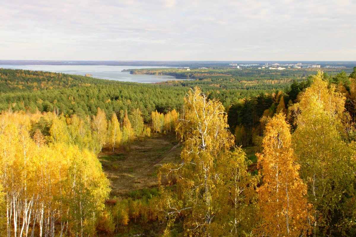 Вид в сторону Снежинска и озера Синара с горы Чумишева – самой высокой точки на территории закрытого города