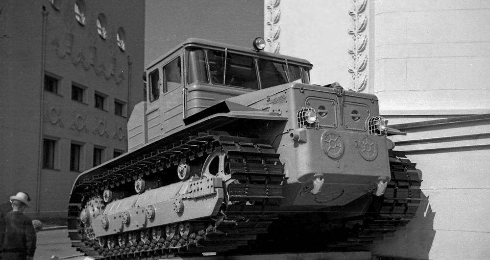 Дизель-электрический ДЭТ-250: уникальный советский трактор, который 55 ...