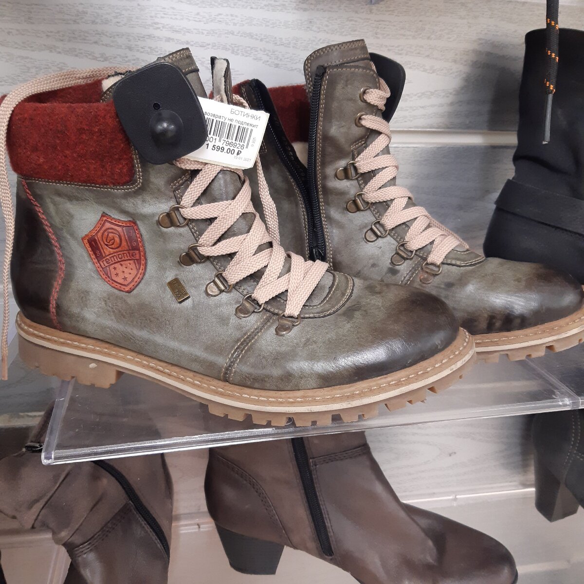 Сумки из нашего Секонд Хенда & Много хороших моделей обуви. | SECOND ...