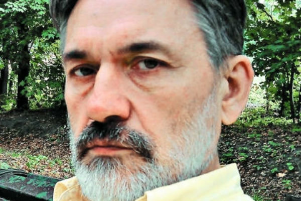 Муж актрисы Владимир Цырков.