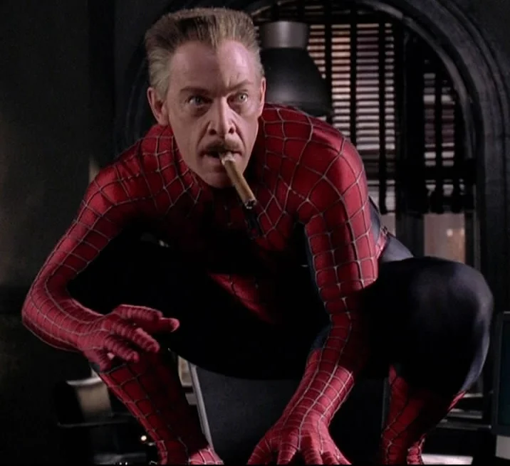 В фильме "Человек-паук" (2002), нам показывают Джей Джона Джеймсо...