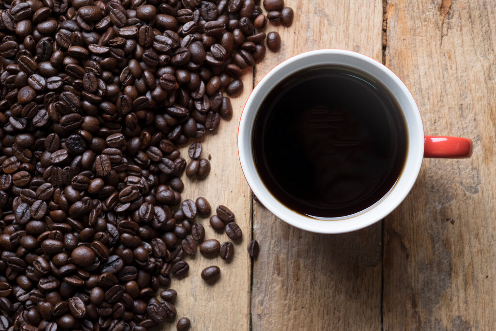 Кофе хорош, но не пейте его натощак и слишком много. Фото: envato.com