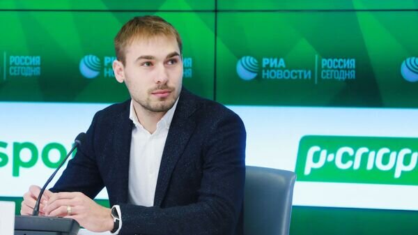    Антон Шипулин© РИА Новости / Александр Натрускин