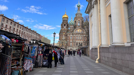 Прогулялись по центру Петербурга. Что продают и чем завлекают на улицах города. Обзор магазина сладостей на Невском проспекте