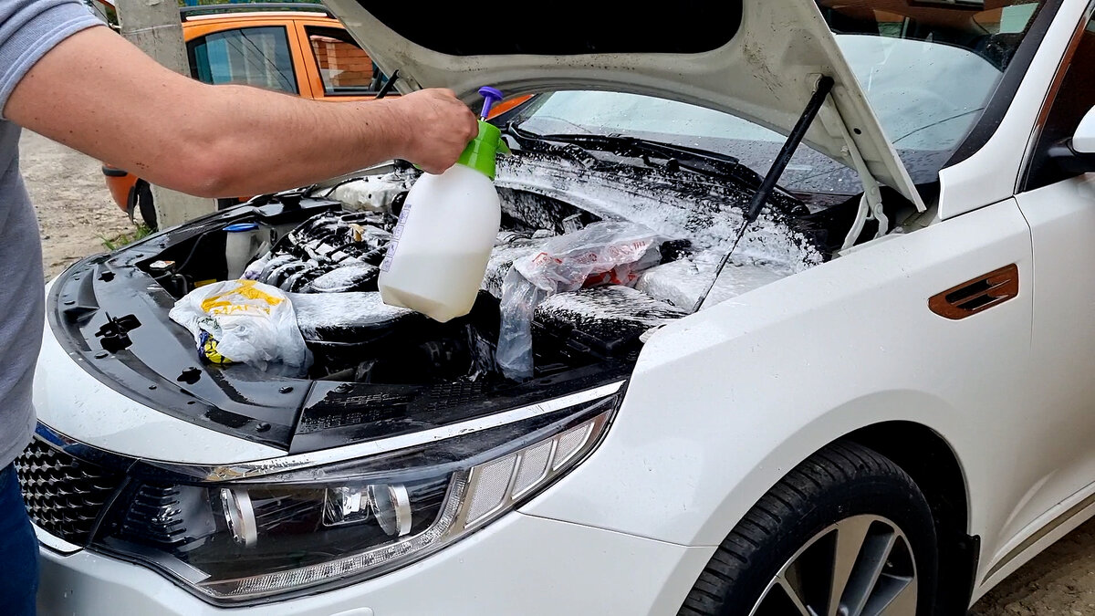 Можно мыть двигатель автомобиля на автомойке. Помыть двигатель автомобиля в Азове. Запрещено мыть двигатель. Можно ли мыть двигатель автомобиля. Чем помыть двигатель автомобиля.