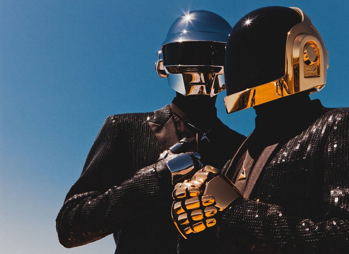 Daft Punk уже сами по себе символы начала века, но и у них заимствований из прошлого хватает