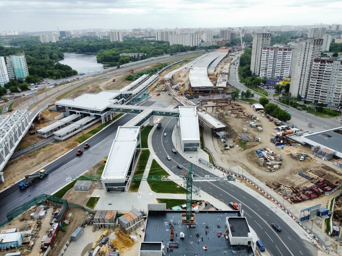 Общие планы на станцию МЦД, Шоссейную улицу и ЮВХ.