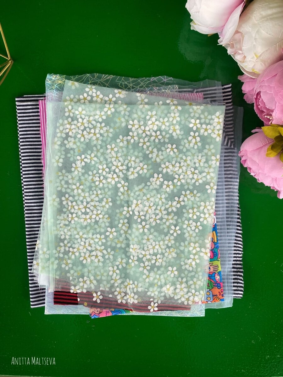 Ткани сразу после распаковки. Листай, чтобы увидеть больше фото