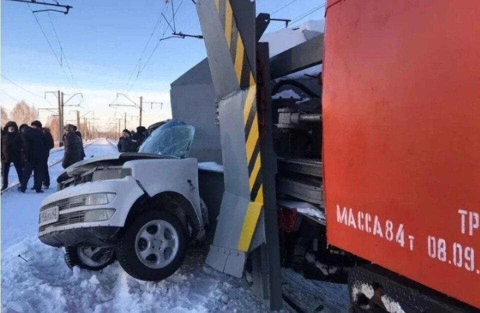     В ДТП с поездом на Алтае 29 ноября 2021 погибли трое детей  пресс-службы СУ СК по Алтайскому краю